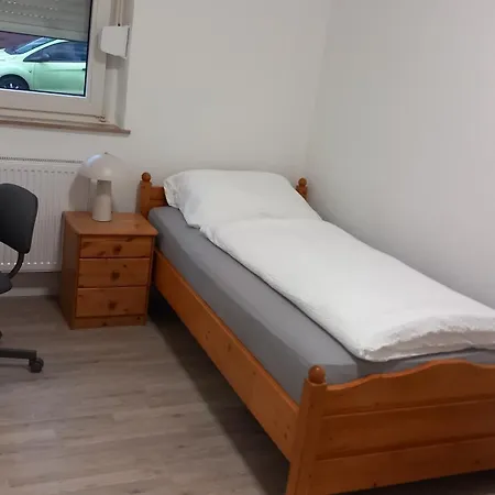 Apartment Neumuehles Duisburg, Big Tv, Wlan, Coffee Machine, Ground Floor *